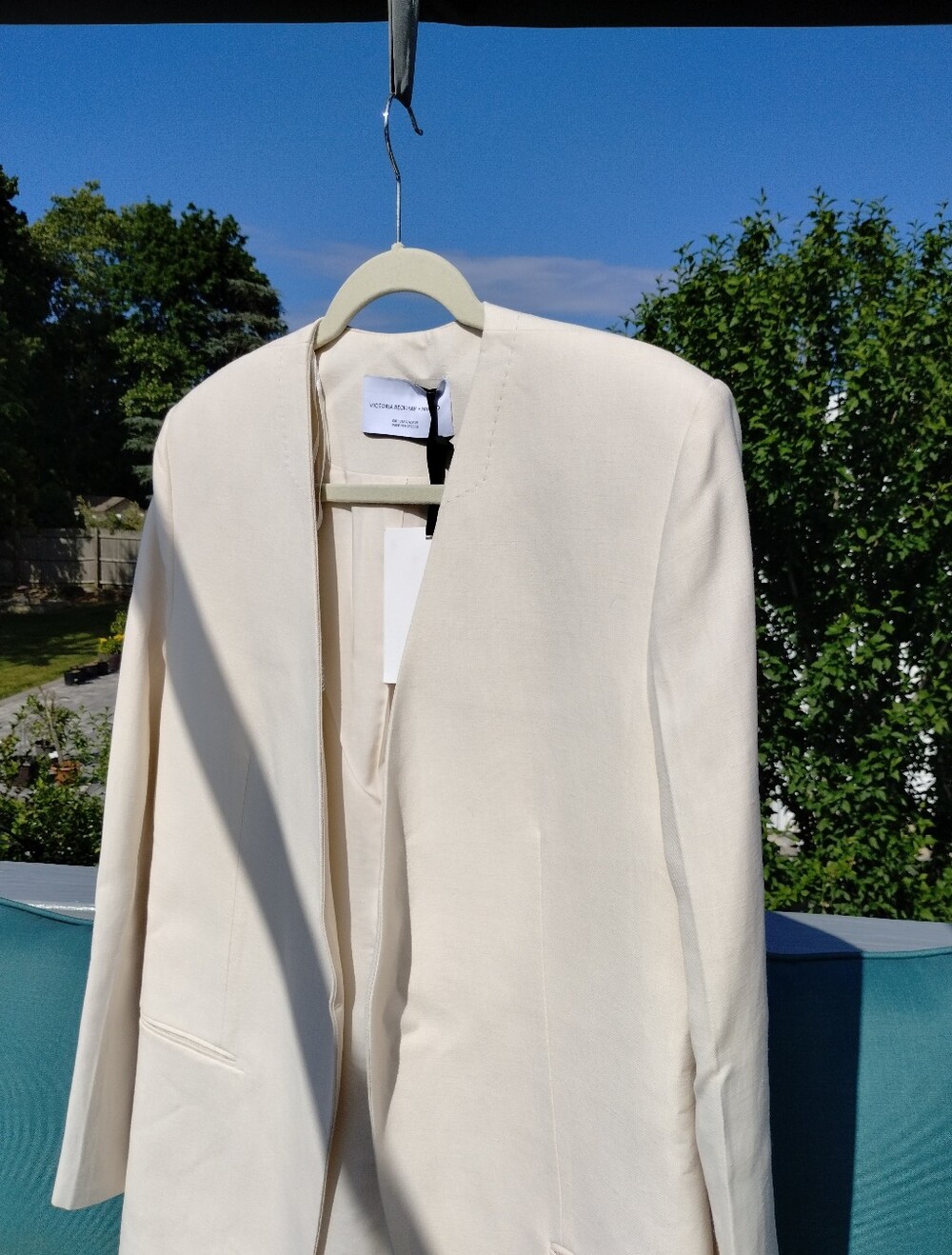 Victoria Beckham Mango Cream Wide-Leg Trousers and Blazer Set - Picture 10 of 11